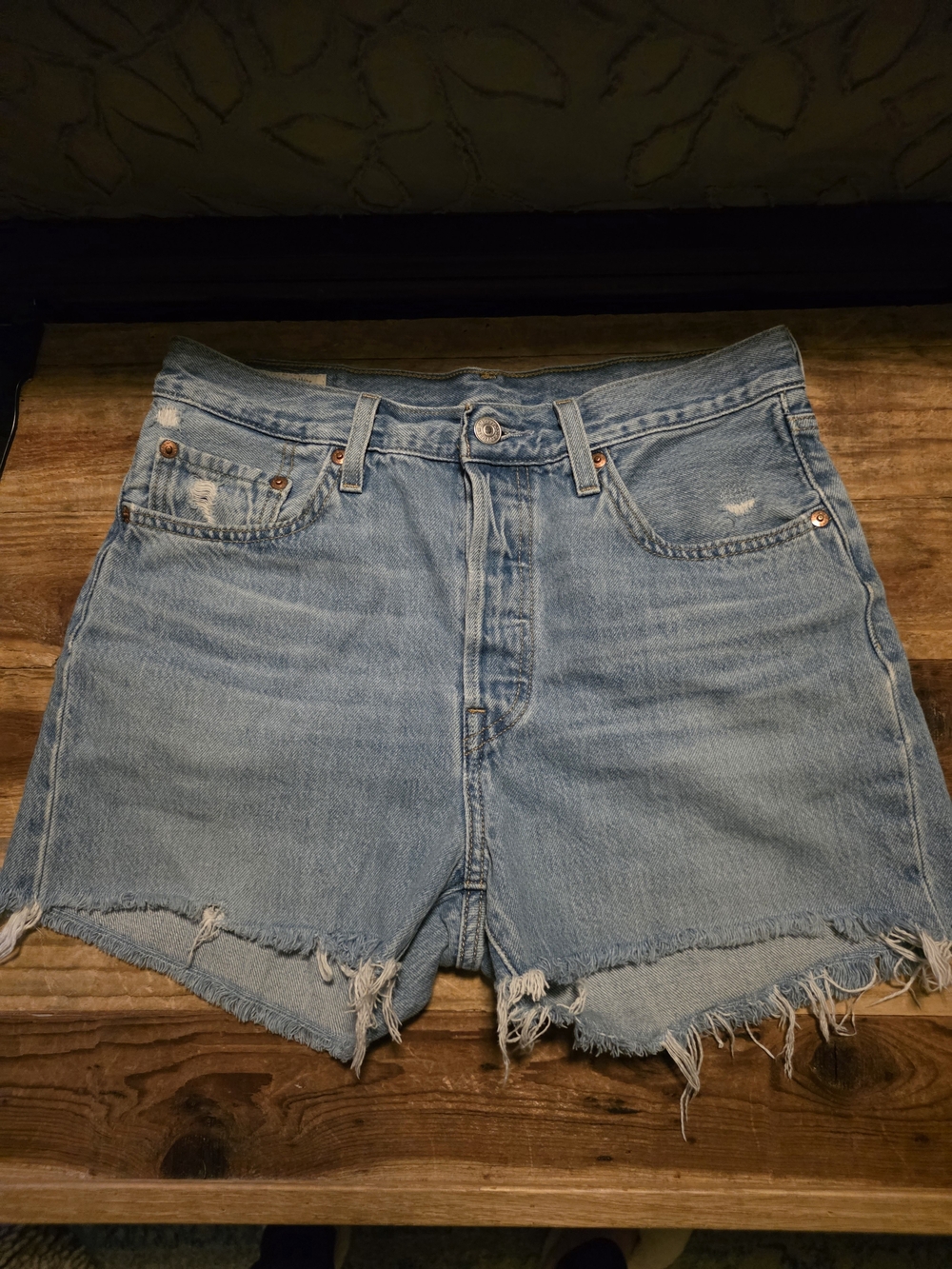Levi's 501 Light Blue Distressed Frayed High-Rise Denim Cutoff Shorts Size 28
